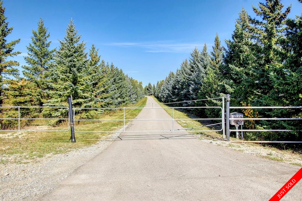 Okotoks ACREAGE for sale: 3 bedroom 1,330 sq.ft. (Listed 2022-03-15)